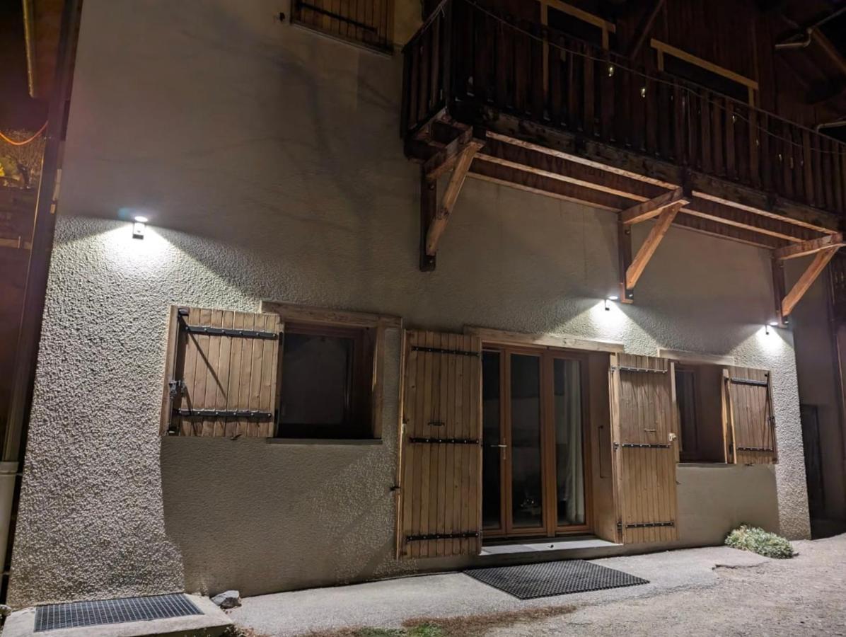 Appartement Au Centre De St Martin De Belleville Сен-Мартен-де-Бельвиль Экстерьер фото